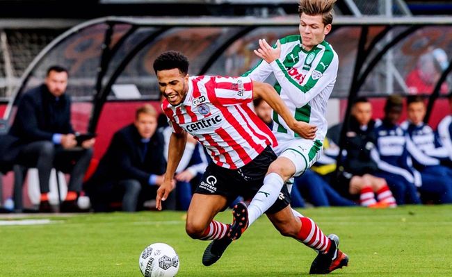 人荣誉谁更 人荣誉谁更