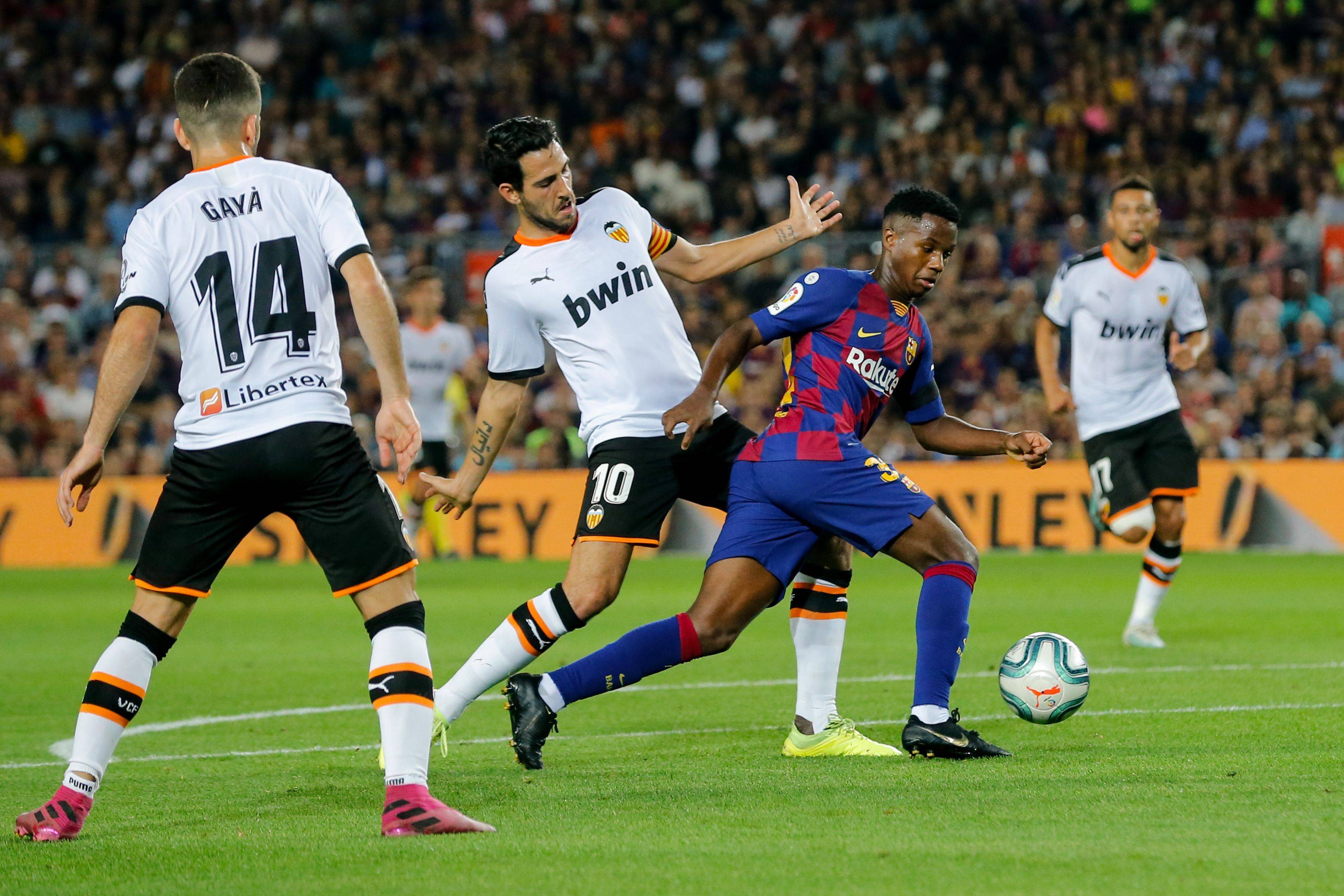 借助主场加 借助主场加