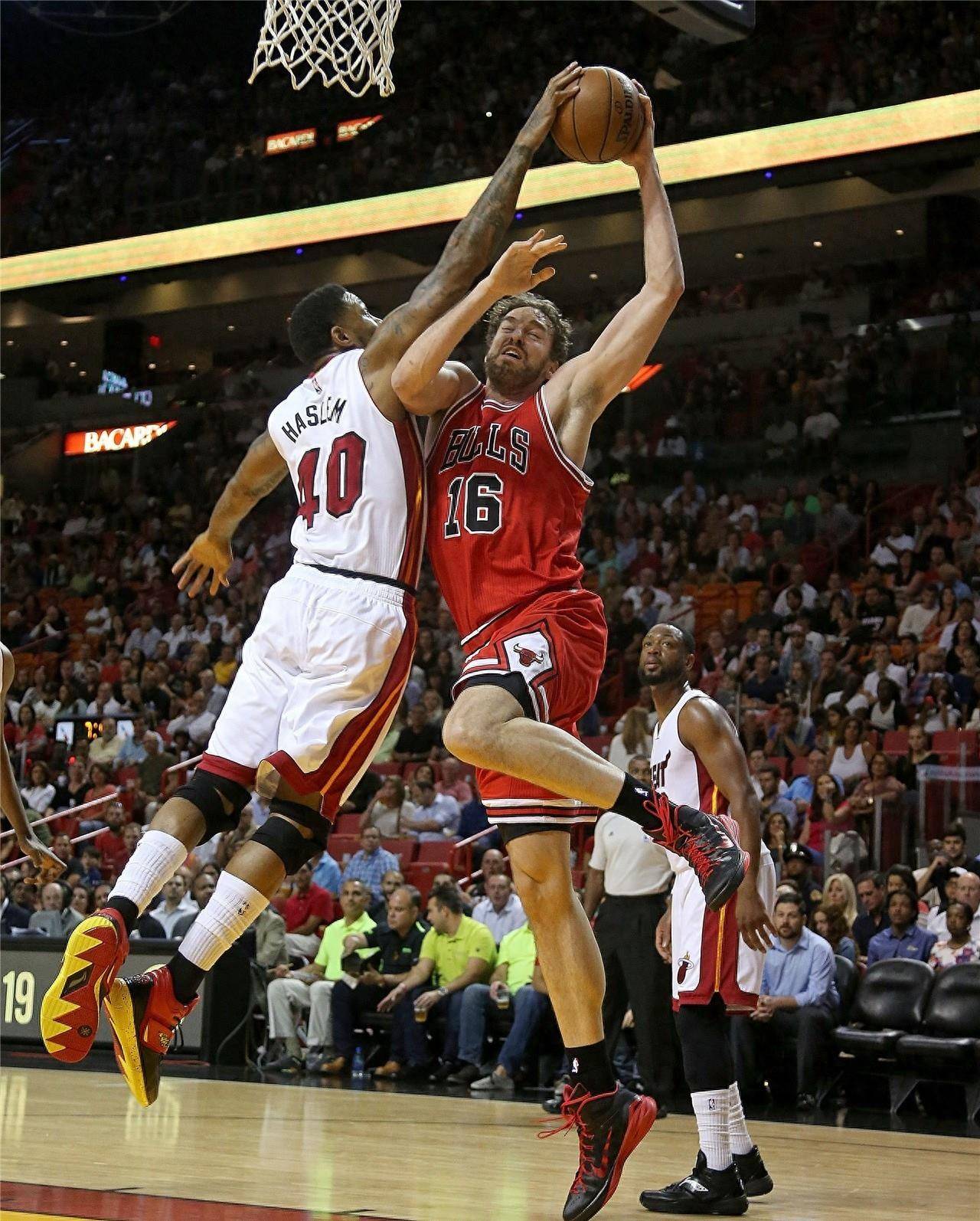 却通过控球 却通过控球